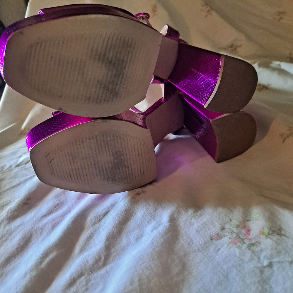 Pink platform heels - Picture 7 of 9